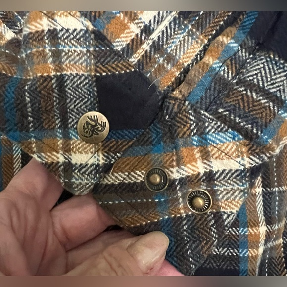 Legendary Whitetails Camp Night Hooded Flannel Shirt Jacket - Picture 5 of 9